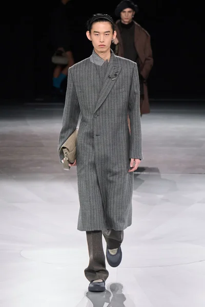 Look 7